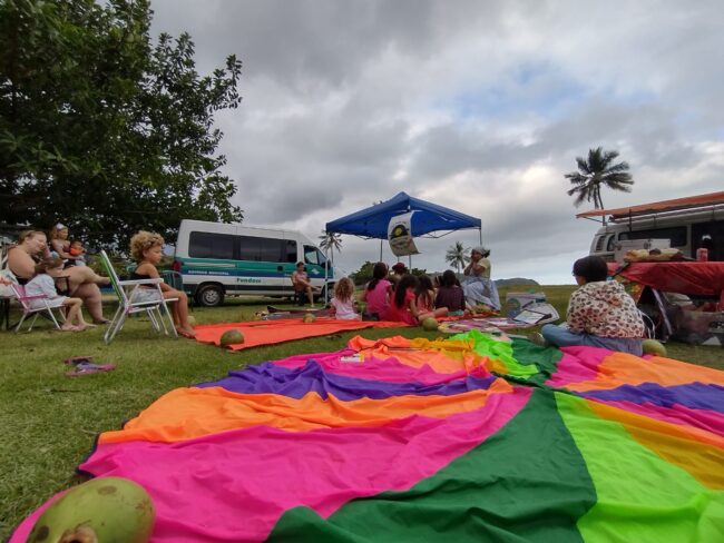 na praia com livros e historias (2)
